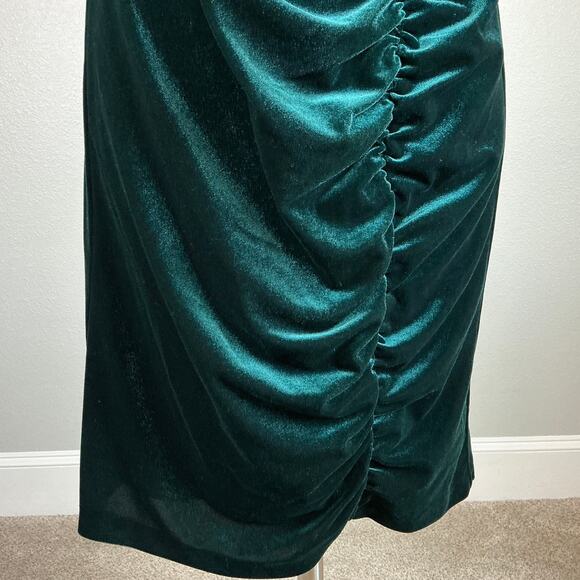Vince Camuto Long Sleeve Velvet Sheath Cocktail Dress Green Size 14 Ruched Midi - Picture 9 of 14